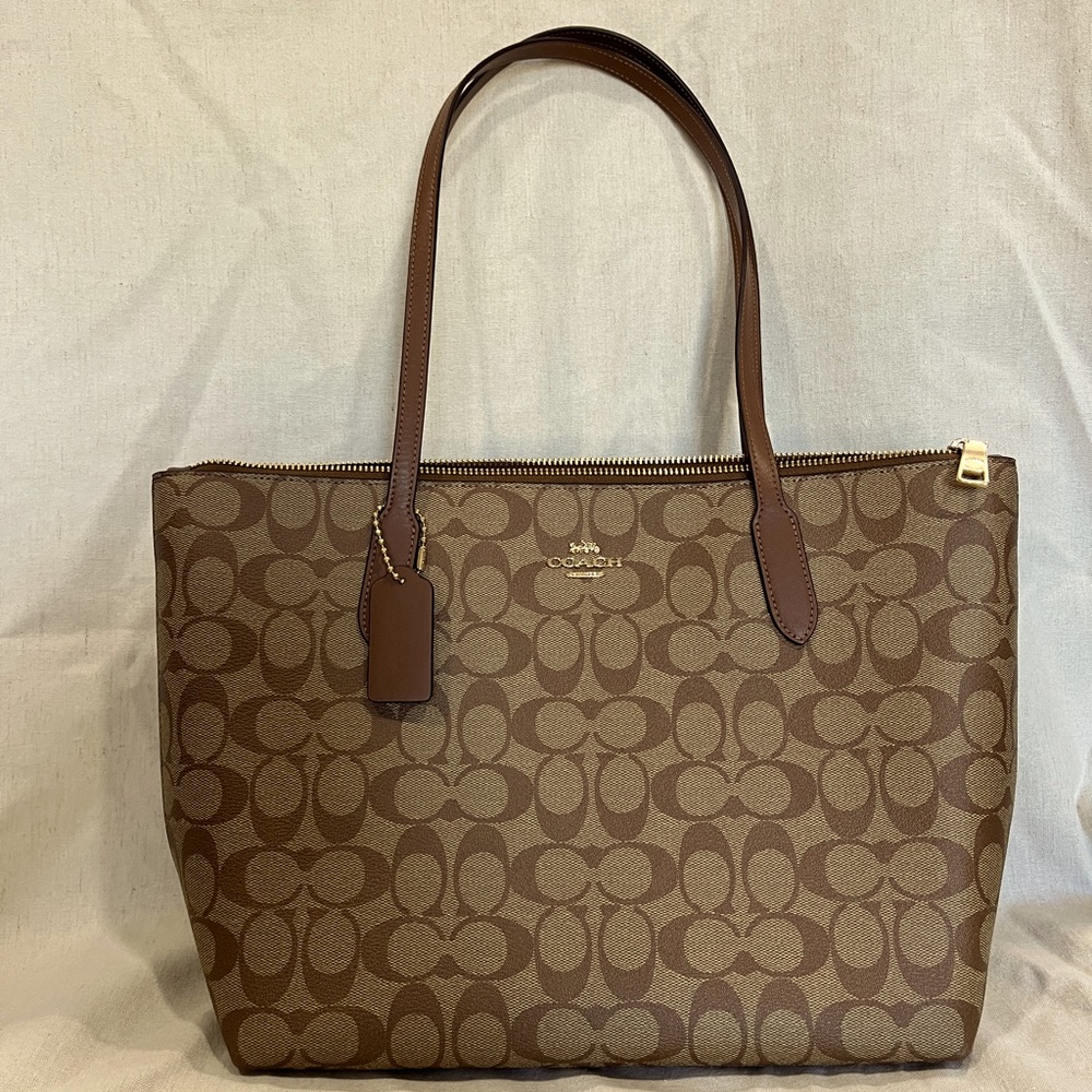 ✧･ﾟ: *✧･ﾟ:* Brand New Coach Tote Bag ✧･ﾟ: *✧･ﾟ:*